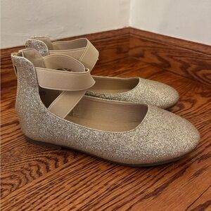 Glittery Gold Girls Flat Ankle Wrap Shoes EUC Size 1